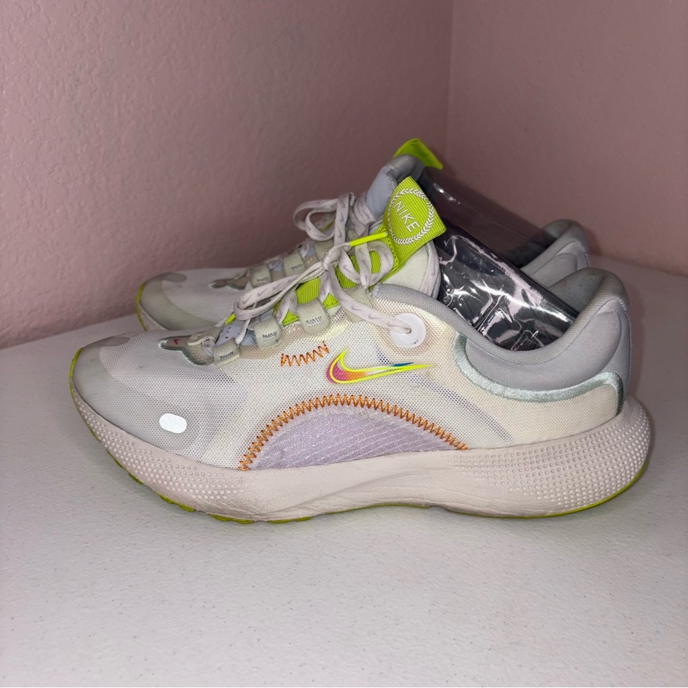 Nike Women's React Escape Run Low-top Sneakers